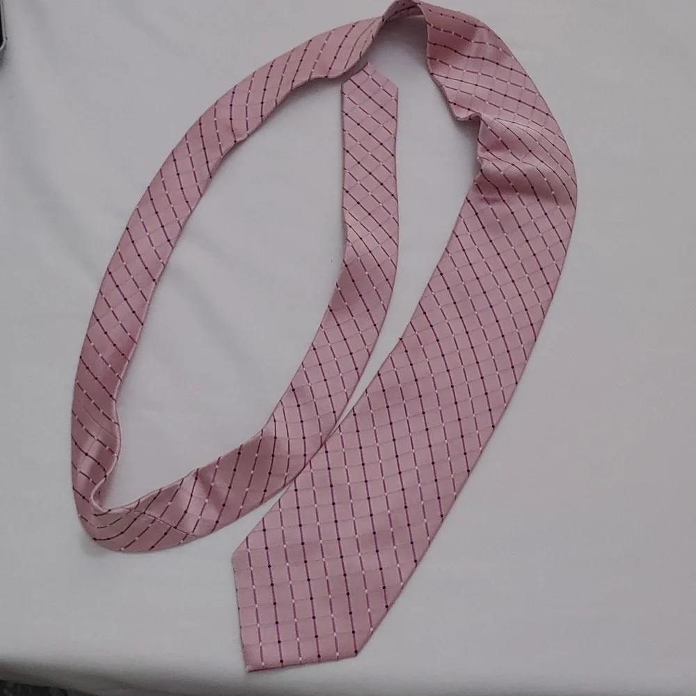 Geoffrey Beene Men's  100% Silk Neck Tie
